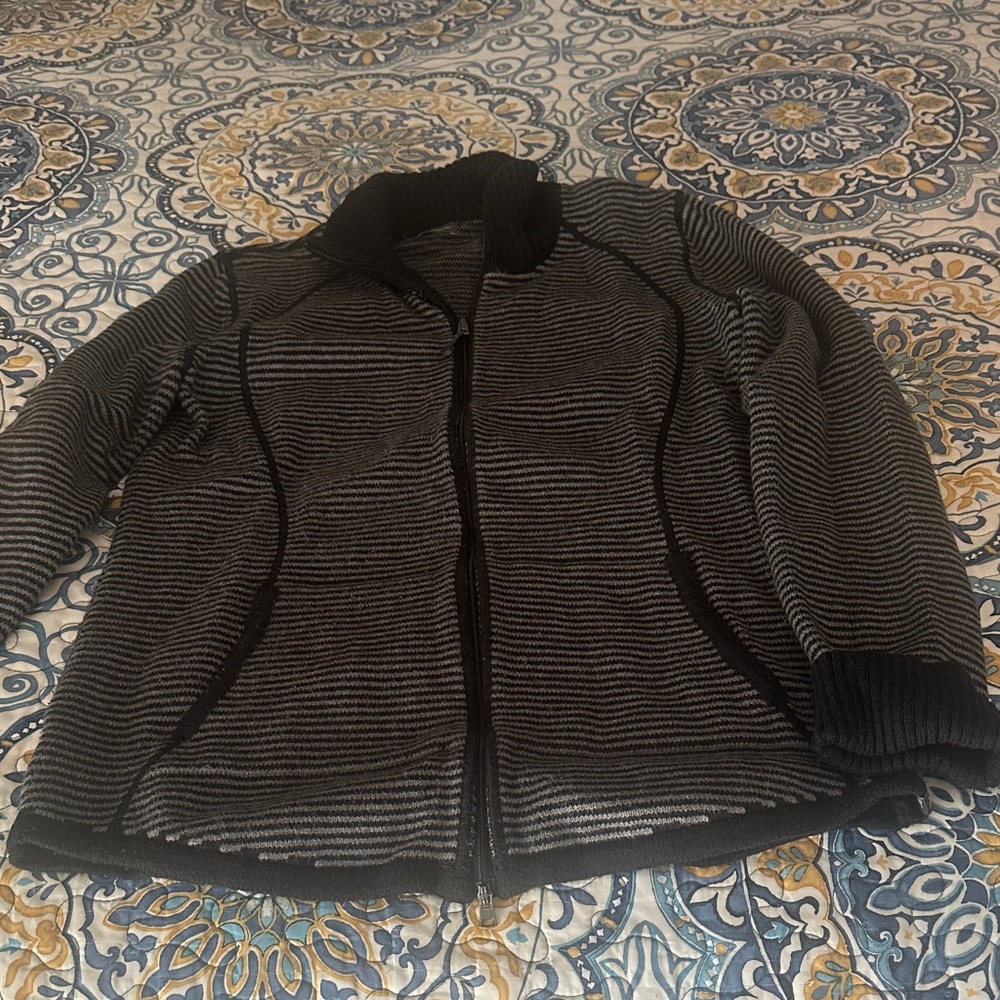 Eddie Bauer Black and Gray Knit Sweater